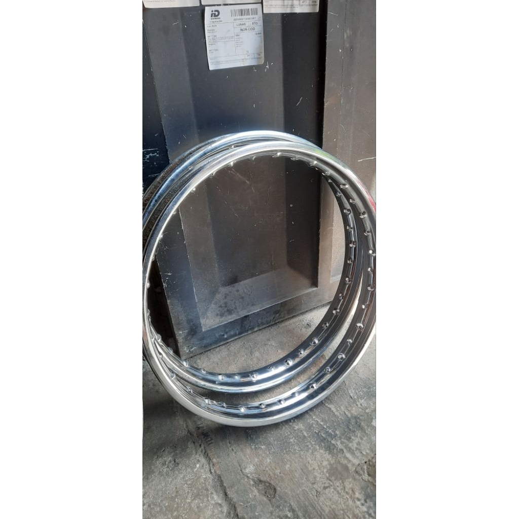 Velg did besi ring 18 bekas copotan motor