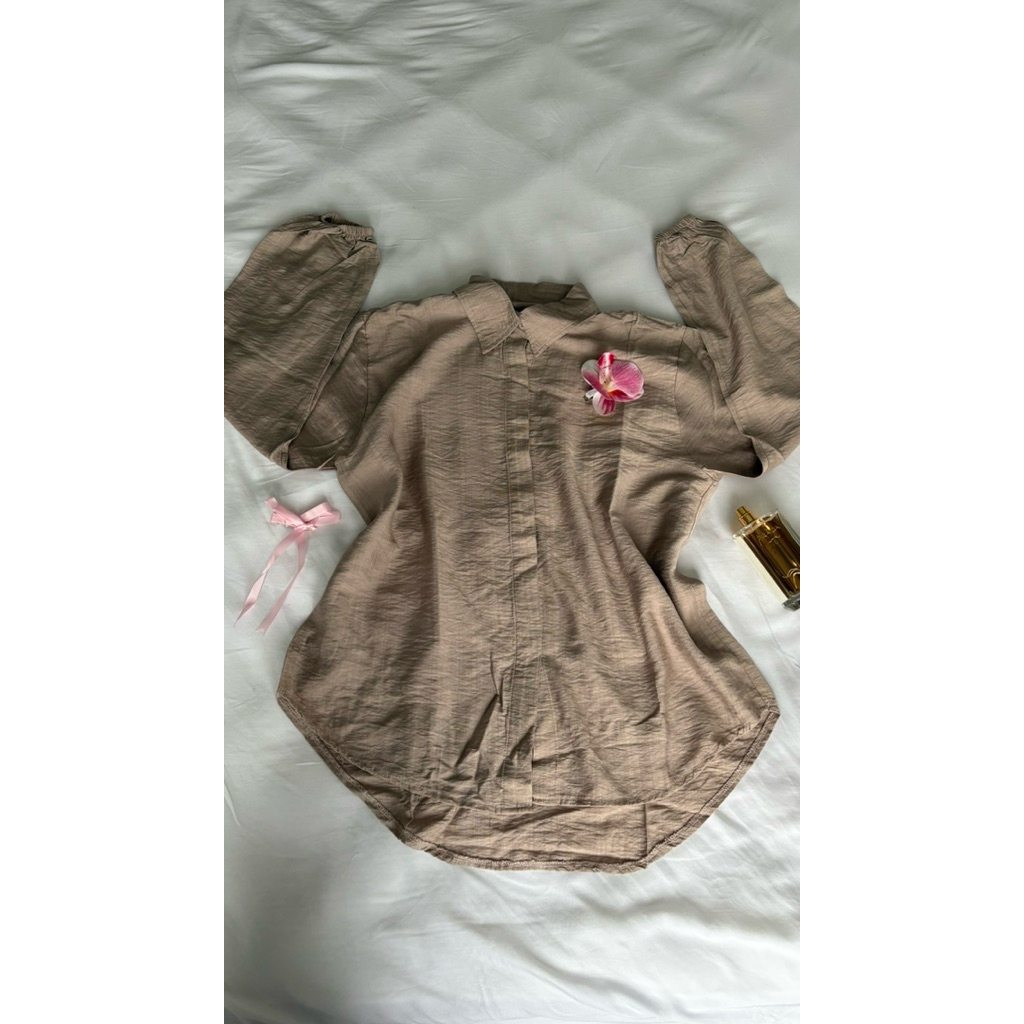 [PRELOVED] Kemeja taupe kancing tersembunyi