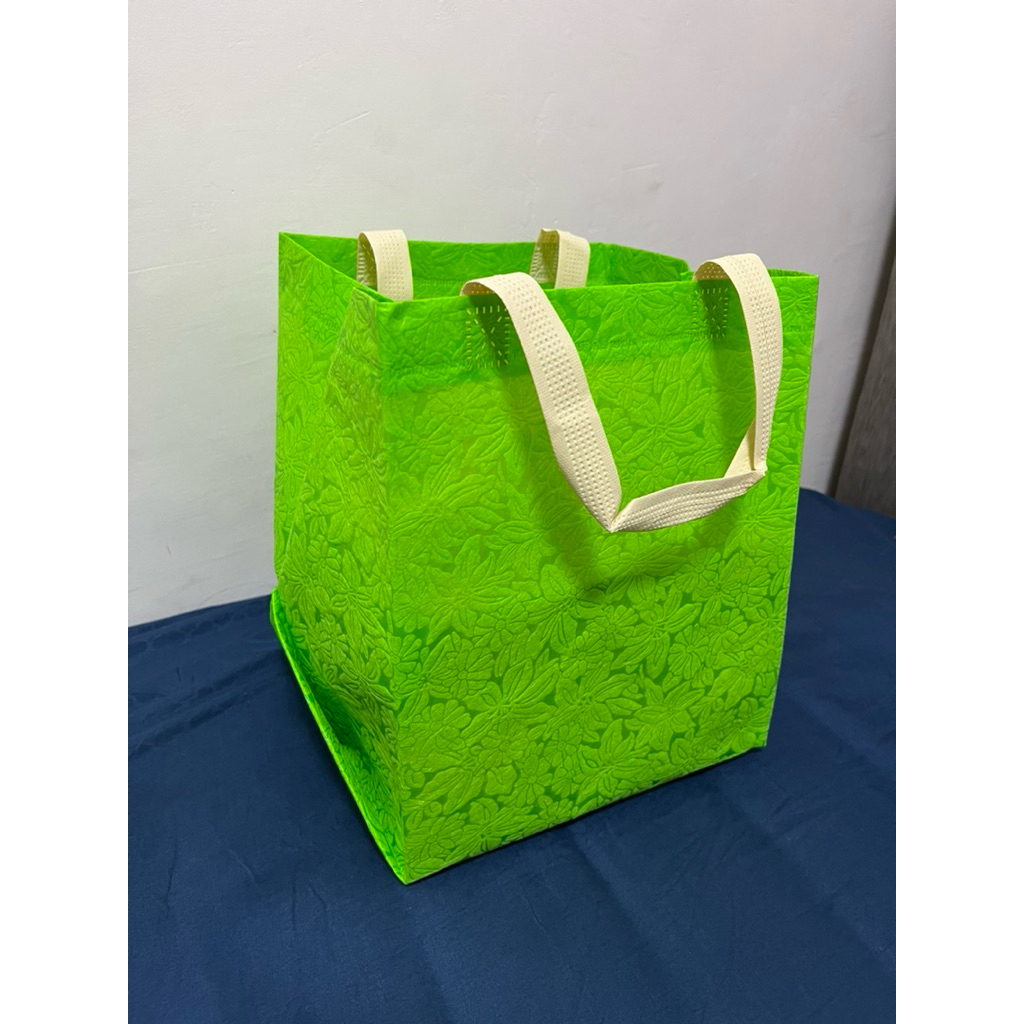 

(1 PACK = 60 PCS) TAS HAJATAN FULL EMBOS 22x22 TINGGI 28 CM / GOODIE BAG / TAS NASI KOTAK / TAS NASI BOX / TAS BELANJA / TAS SOUVENIR / TAS WALIMAHAN