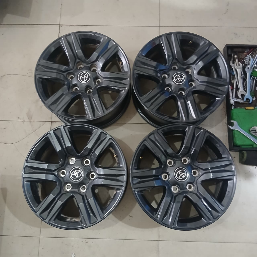 velg/pelek mobil second original hillux ring17 baut6x139