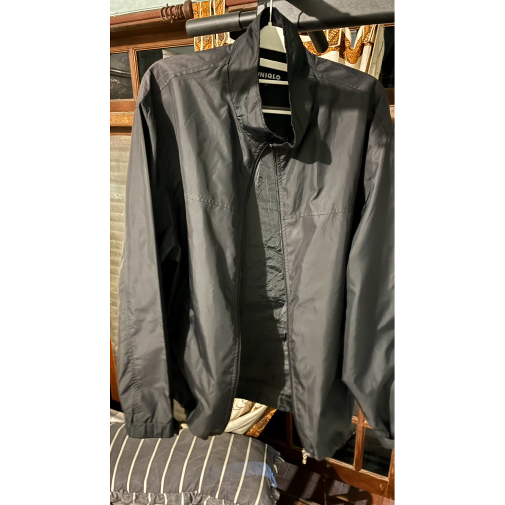 jaket uni*lo