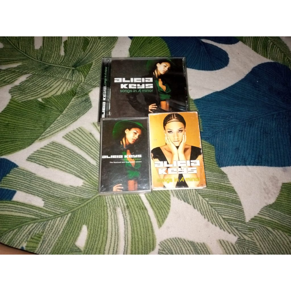 SEPAKET CD DAN KASET ALICIA KEYS