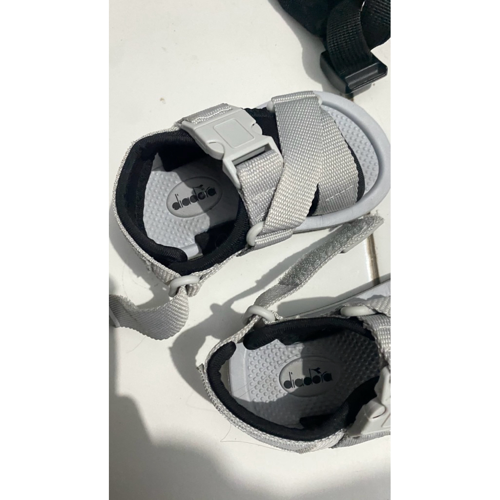 preloved sandal anak Diadora