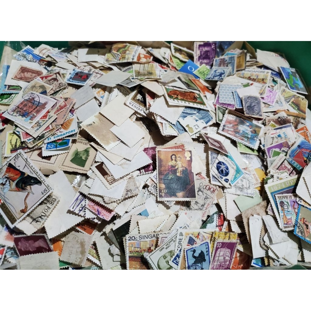 

1 keping prangko luar negeri atau prangko indonesia acak tidak bisa memilih sesuai stok yang ada