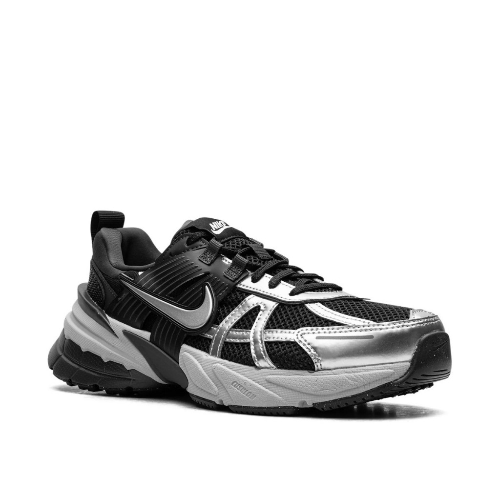 Sepatu Running V2K - Black / Metallic Silver