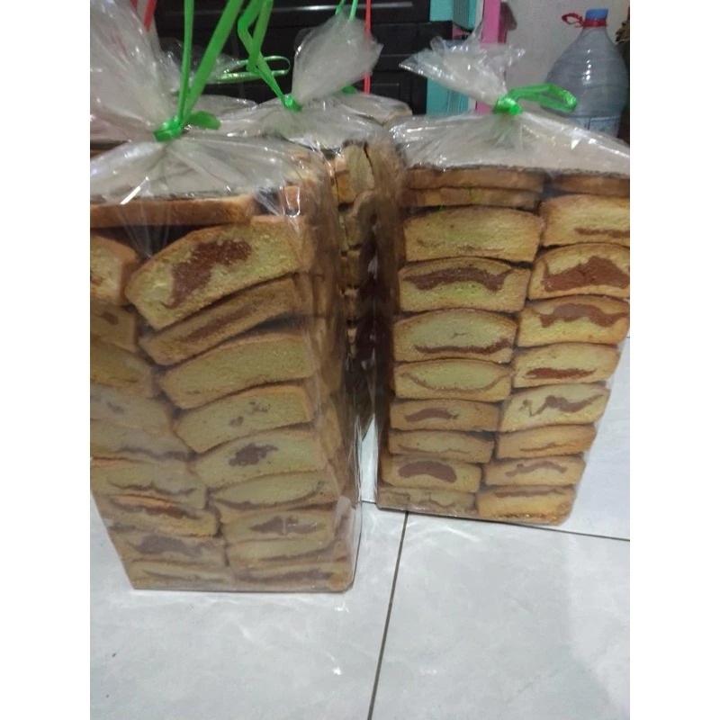 

bolu panggang kering 500gram