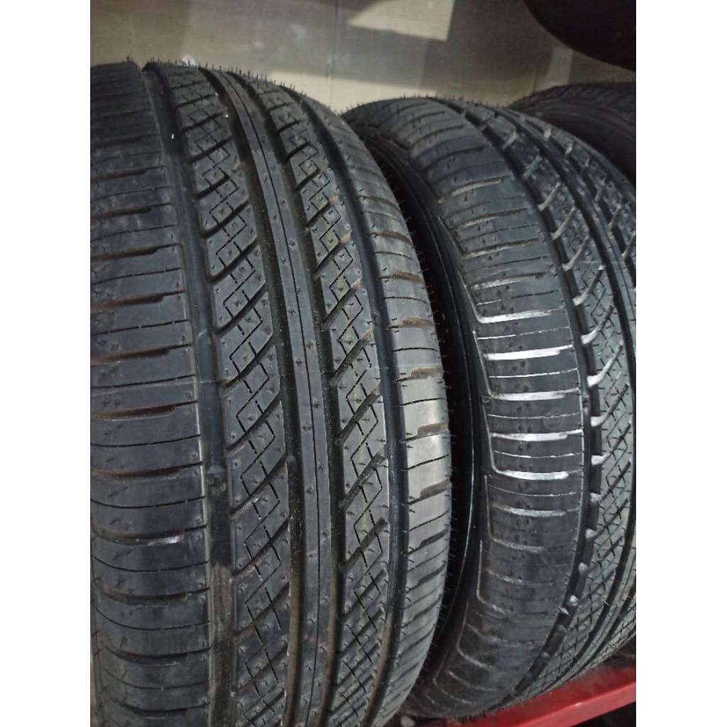 BAN MOBIL ACHILLES 205/60 R14 TAHUN 2012