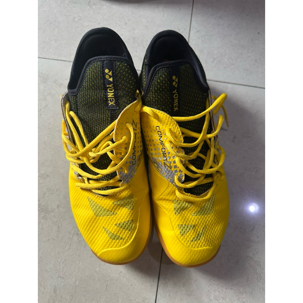 Sepatu yonex comfort z2 second preloved