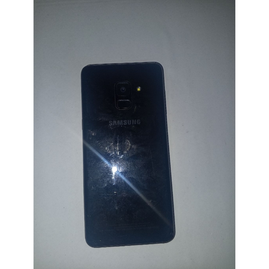 Samsung A8 2018 minus