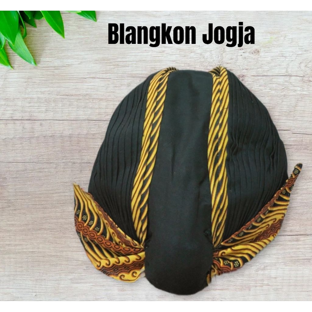 blangkon lipat Jogja warna hitam list coklat dan list putih