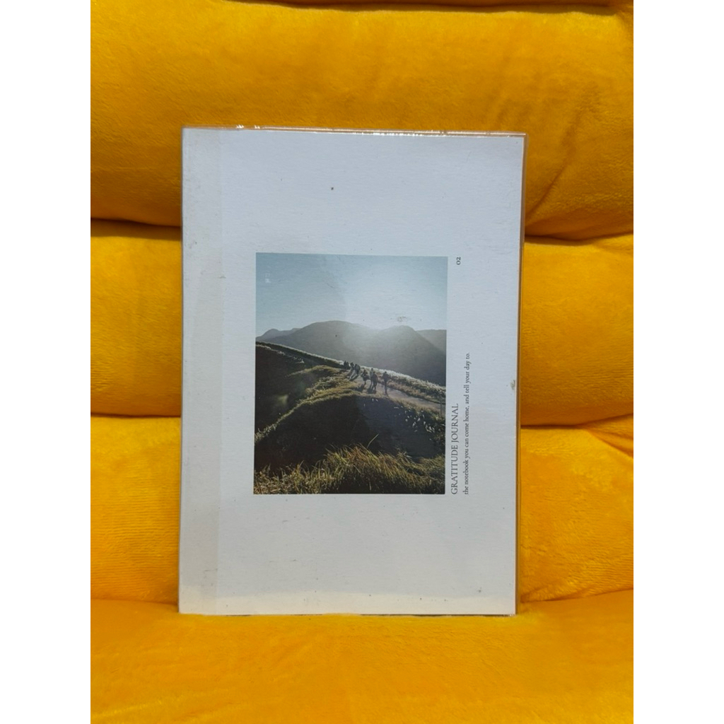 

Preloved Daily Gratitude Journal Book - Buku Jurnal