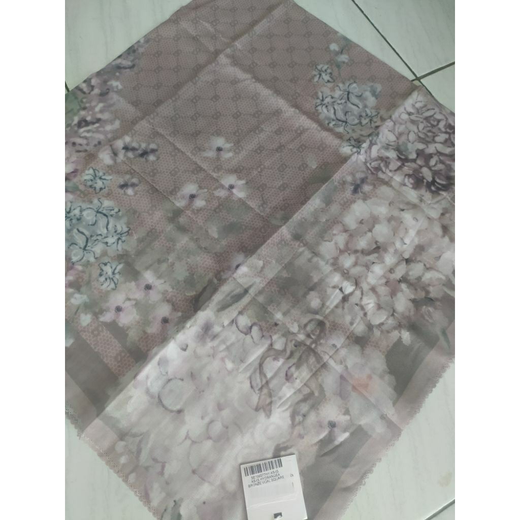 AS IS Buttonscarves Hydrangea Bronze