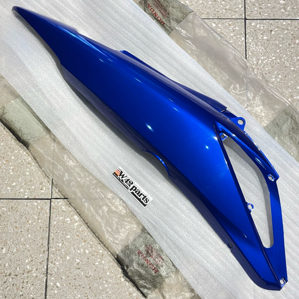 COVER BODY SAMPING BELAKANG KANAN SUPRA X 125 X125 OLD LAMA BATMAN BIRU METALIK ORIGINAL AHM 64410 K