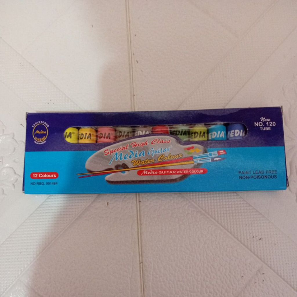 

Cat Air Water Colors Media Guitar No.120 12 Warna