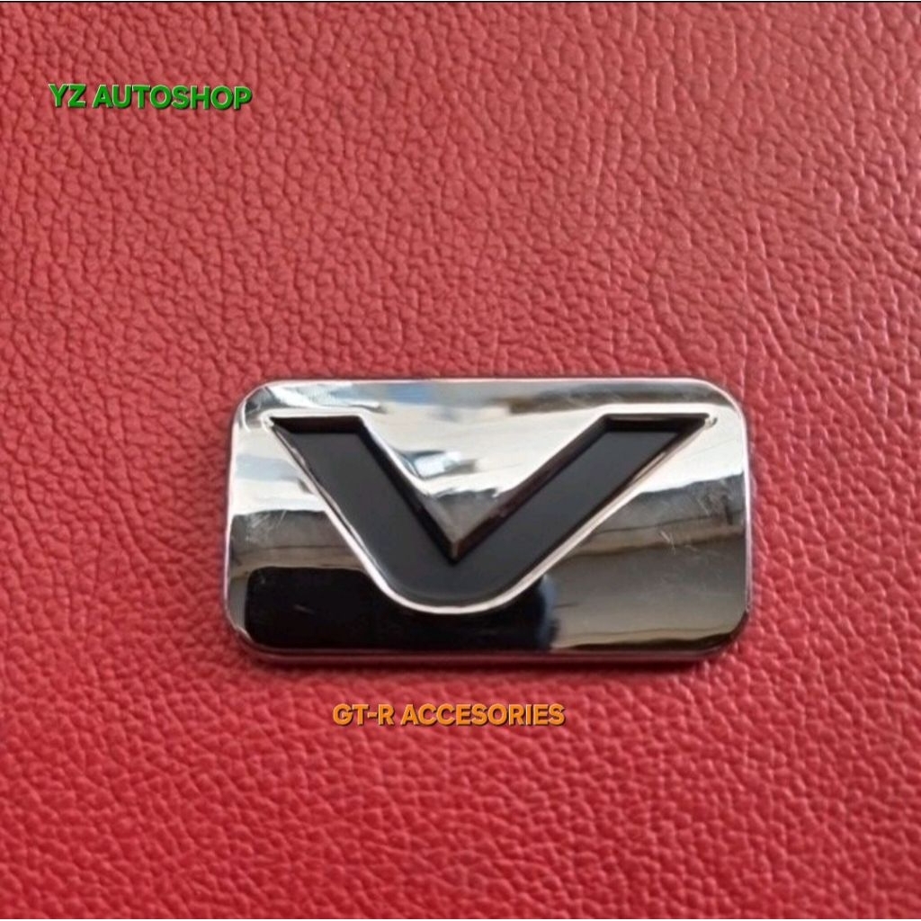 Emblem Chrome V ( INNOVA 2005-2015 / ALPHARD )