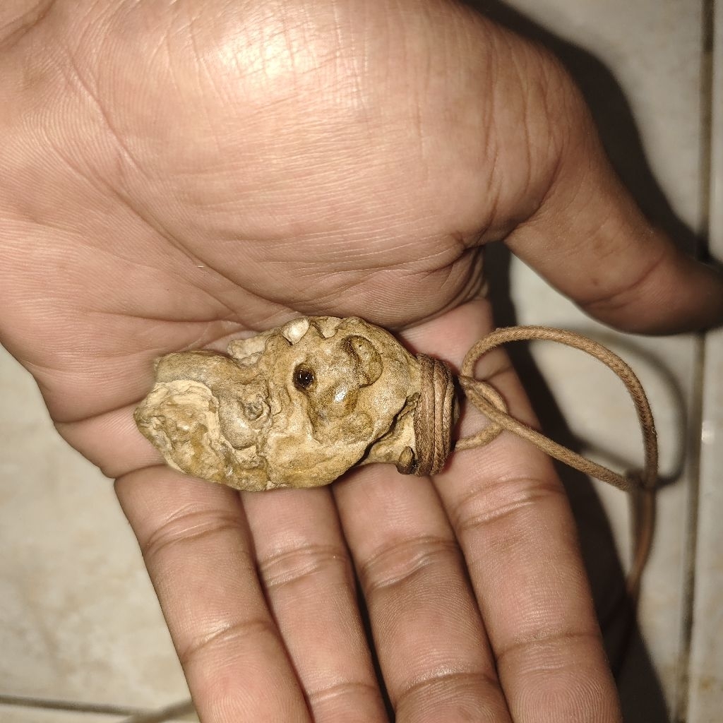kalung bandul batu kuno antik langka unik peninggalan