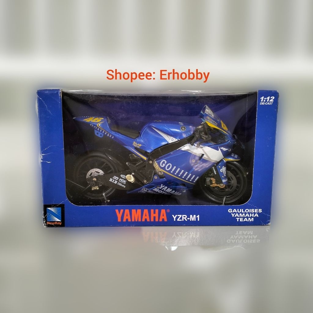 Newray skala 1:12 MotoGP, Yamaha YZRM1 2005, Valentino Rossi