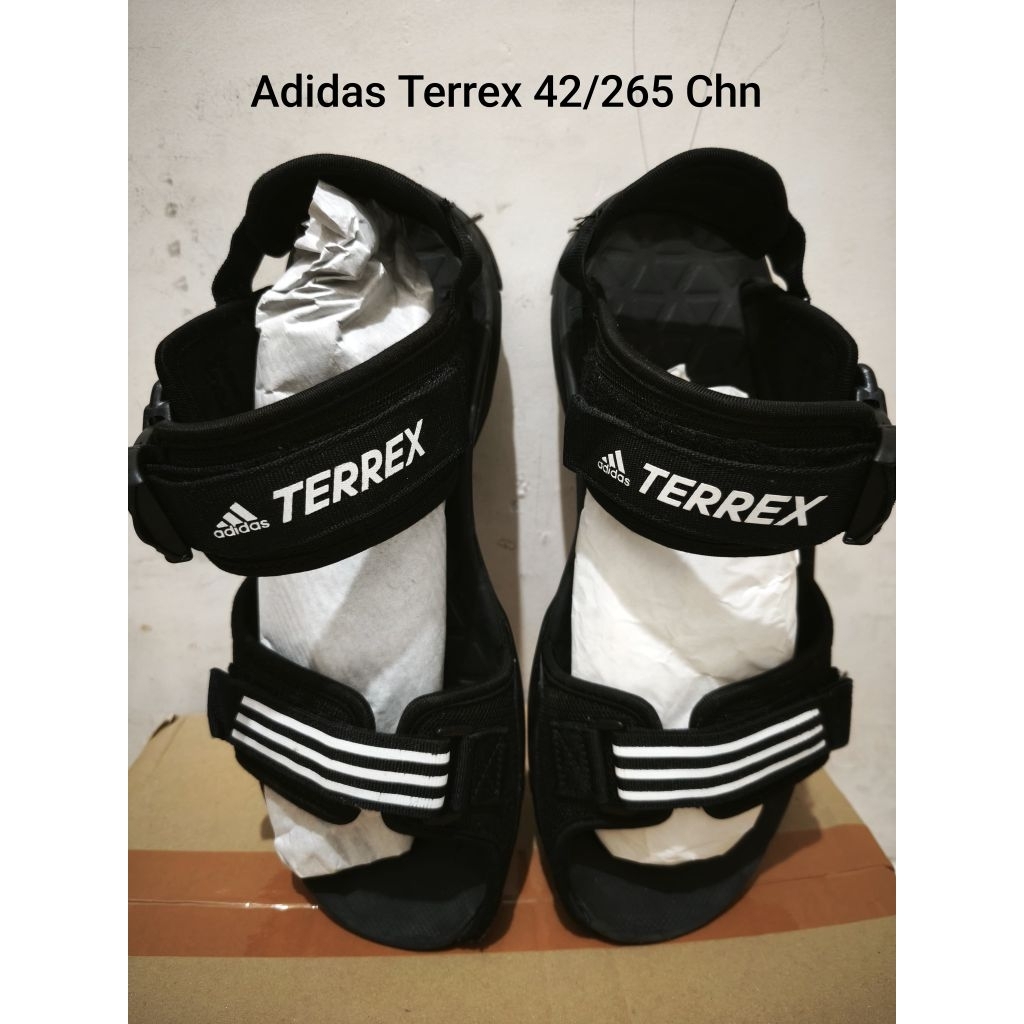 sandal gunung second