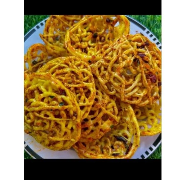 

sebring pukmie ( seblak kering kerupuk mie )