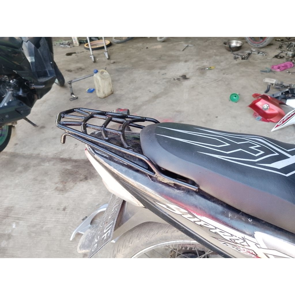 bagasi belakang supra x 125. 2005-2013