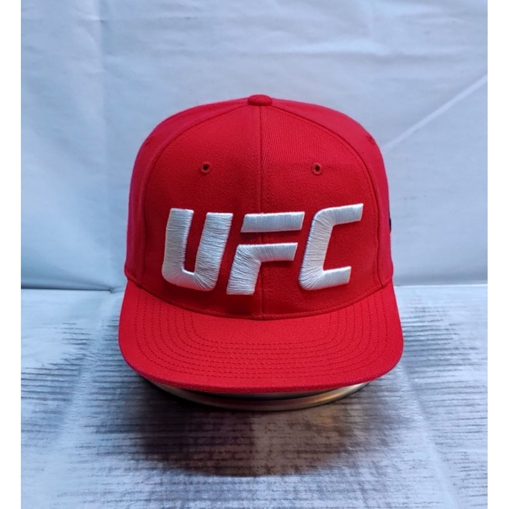 Topi UFC Flat Peak Cap By Reebok Flat Brim Authentic Ori 2nd Like New
