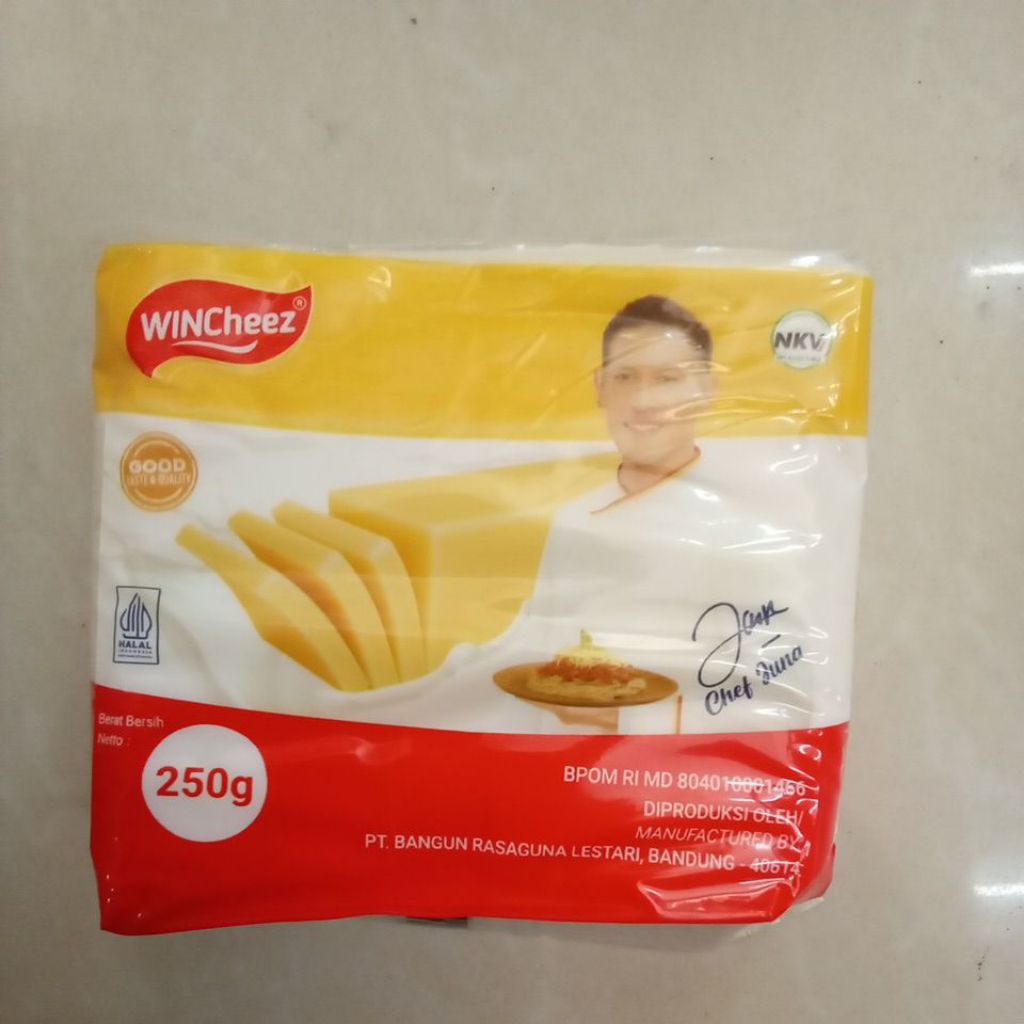 

Wincheez Keju Cheddar Olahan Kemasan 250 Gr