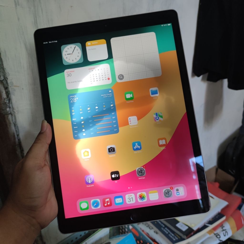 (106) IPAD PRO GEN 2 12.9 INCH 512GB BYPASS WIFI GRAY