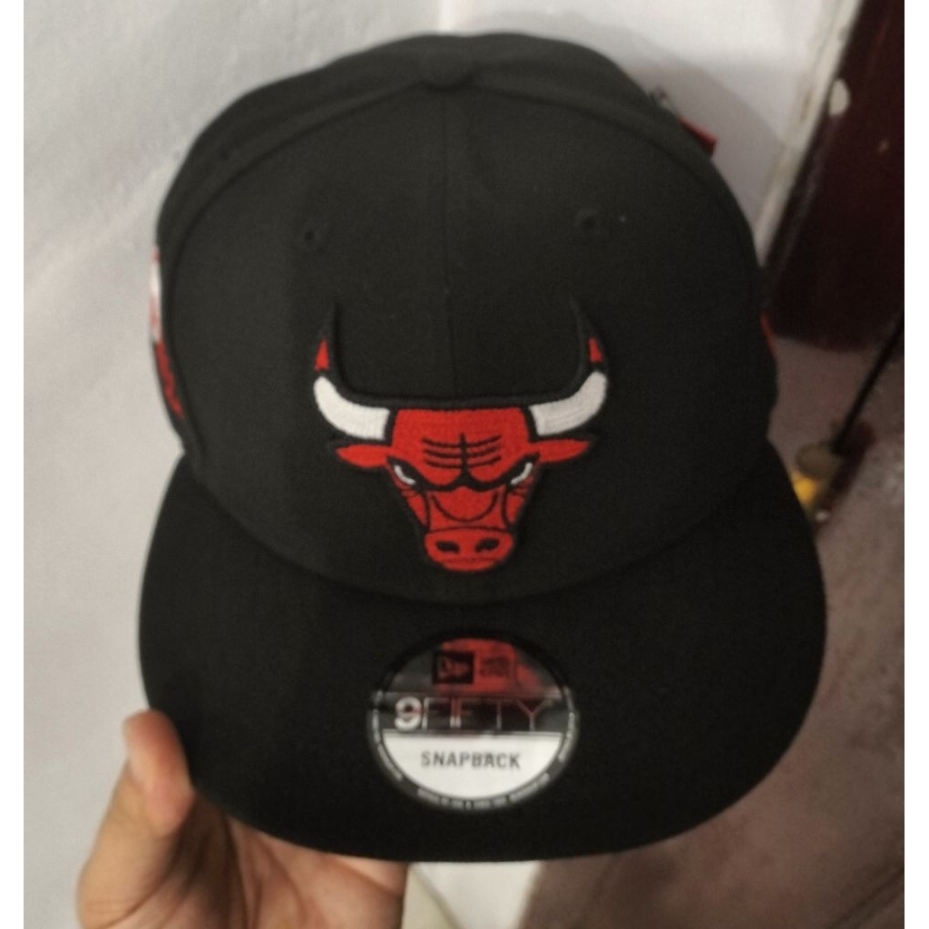 Topi New Era 9FIFTY Snapback NBA Chicago Bulls X Alpha Industries