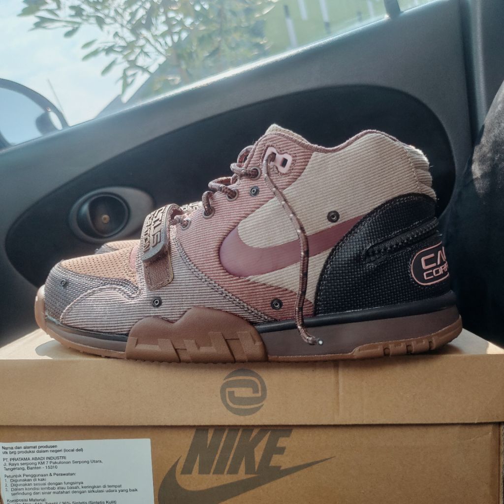 (SOLD OUT) Nike Air Trainer 1 x Travis Scott (Cactus Jack) Wheat LIKE NEW 42,5