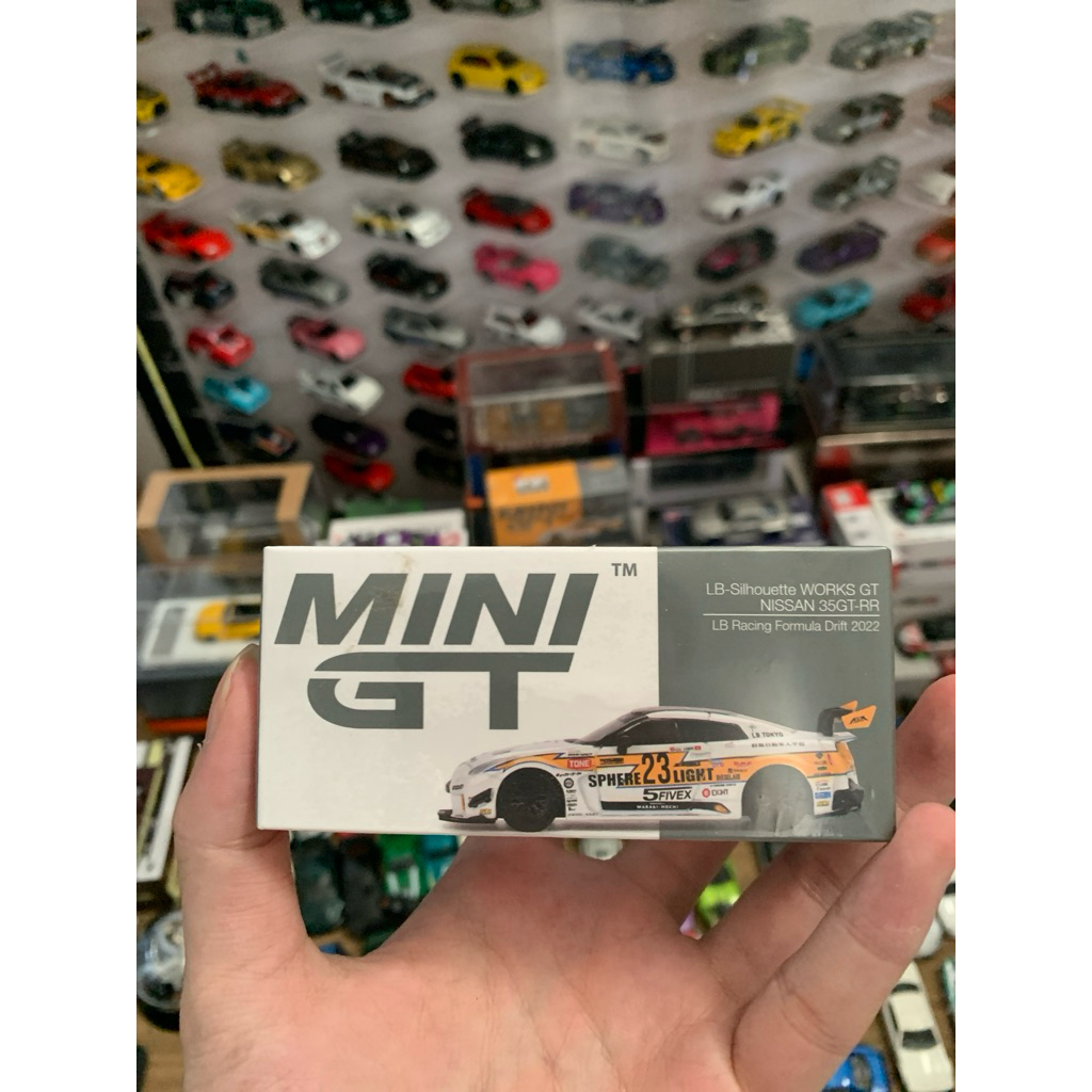 Mini GT Nissan R35 LBWK Formula Drift
