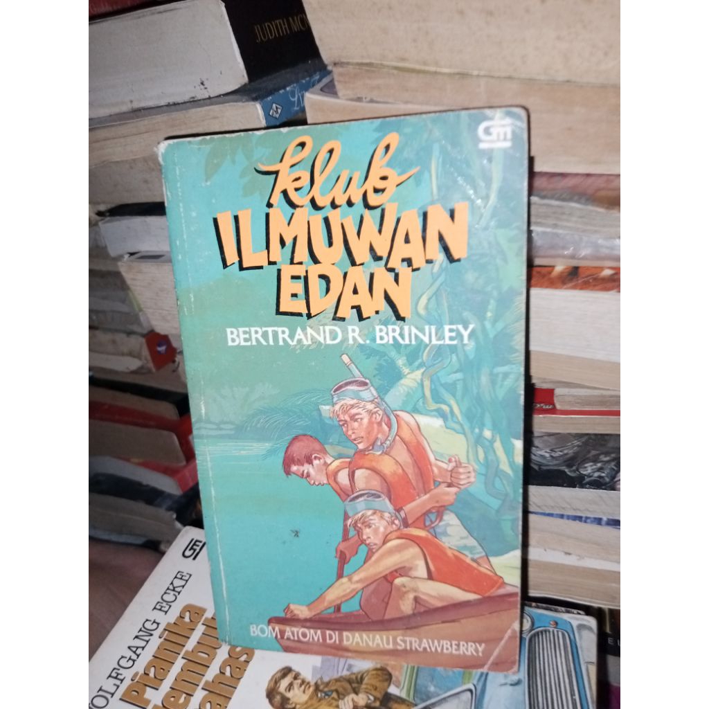 Betrand R brindley klub ilmuwan Bom atom di danau strawberry