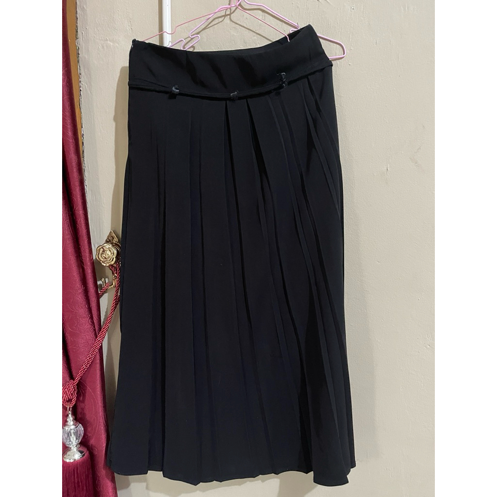 ROK DASAR WARNA HITAM SIZE L/XL