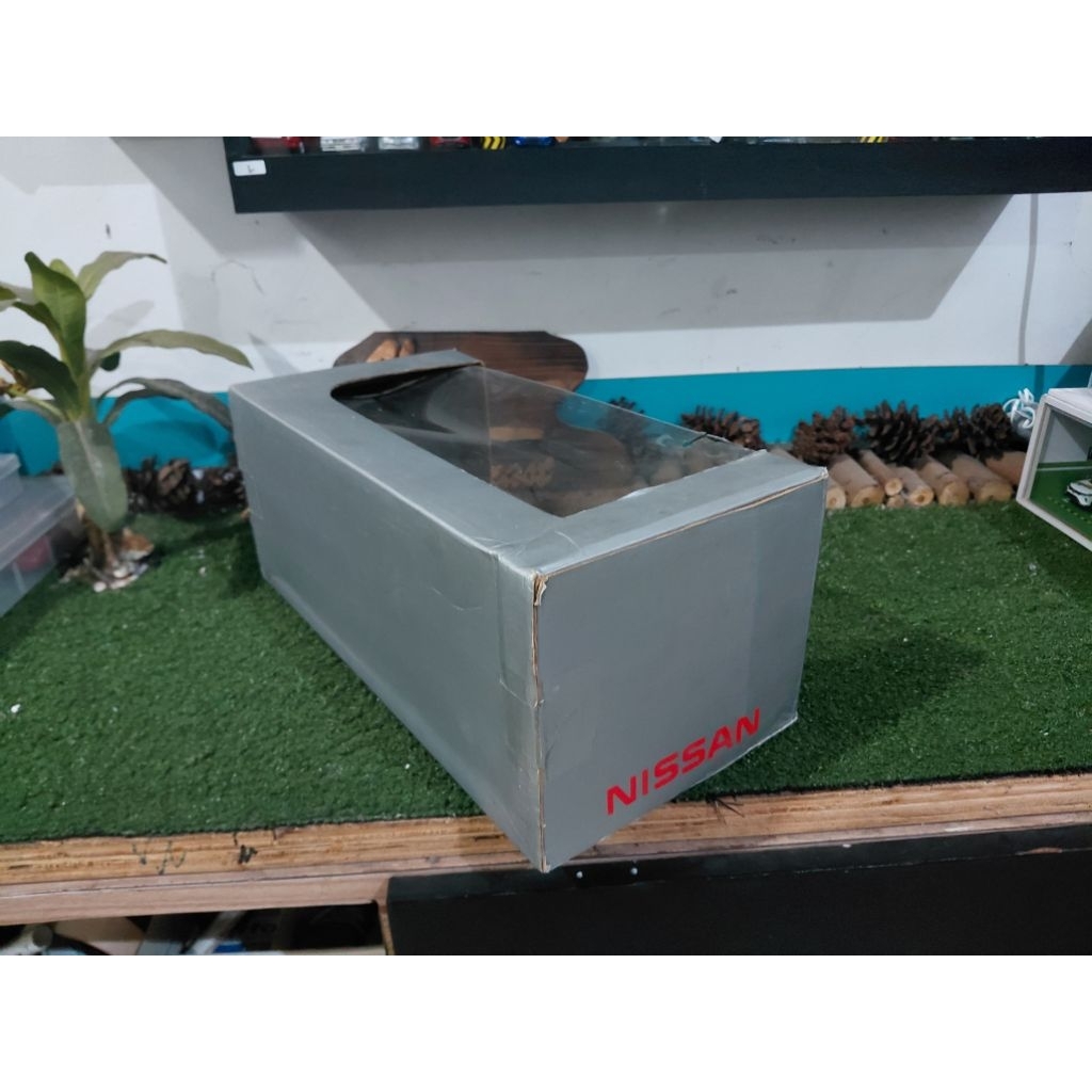 Diecast Miniatur Box Nissan Grand Livina Geniss skala 1:18