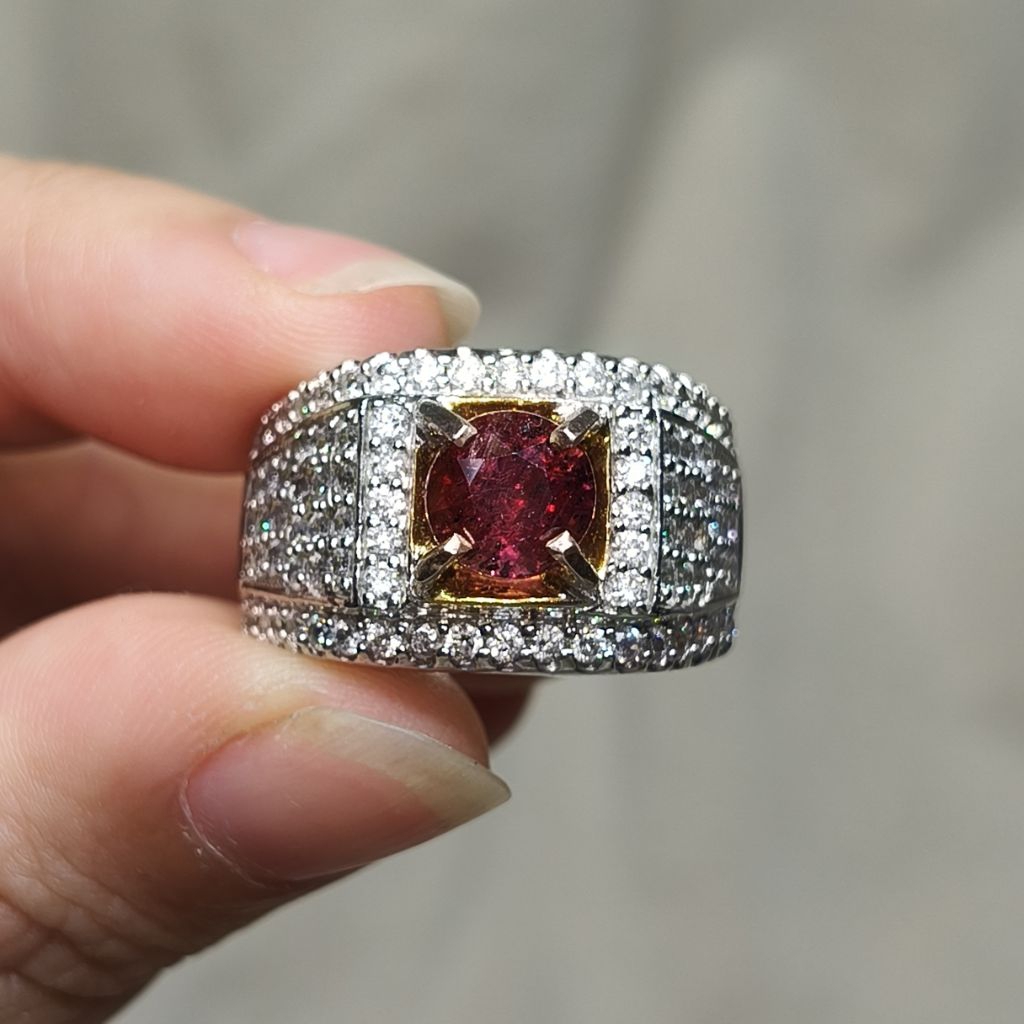 Natural Ruby NTE Madagascar 1,84ct Red Ring Silver Microsetting Memo GRI