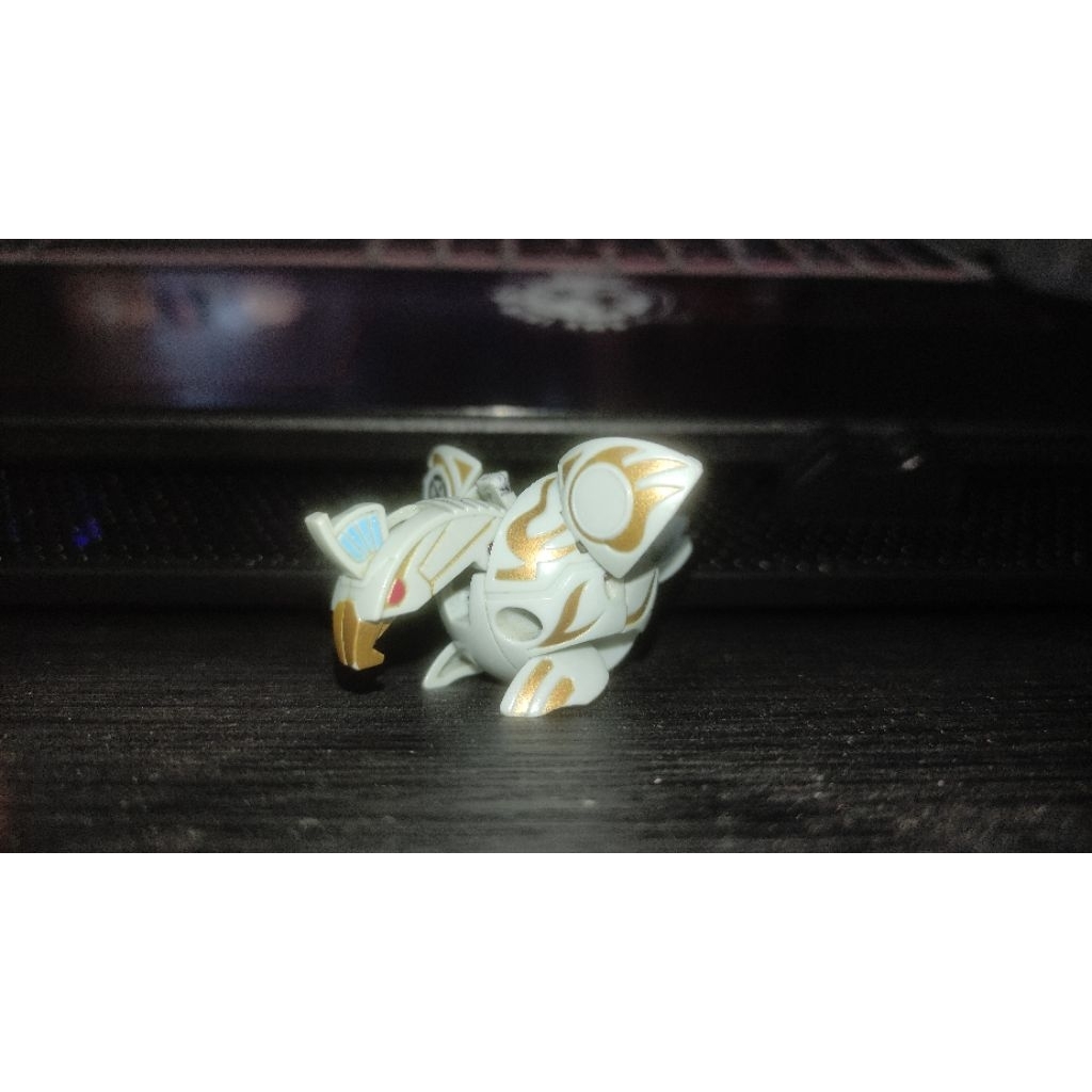 bakugan battle brawlers skyress haos B1 original sega toys