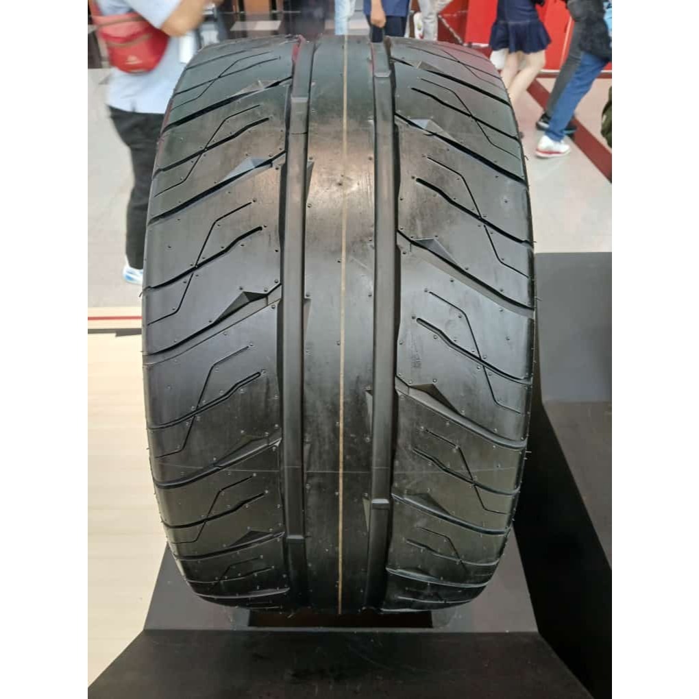 BAN MOBIL TUBLES SEMI SLICK ACCELERA 351 SPORT GD 285 35 R18 BAN BALAP RING 18 PRODUKSI LOKAL