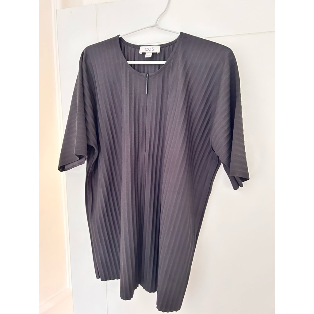 Preloved COS Top Pleated Black
