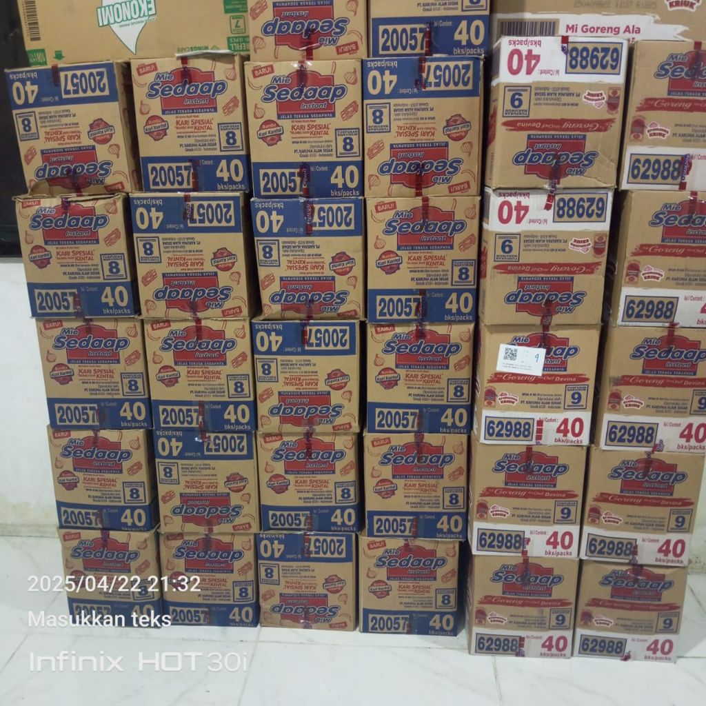 

mie sedap goreng chef Devina 1 karton isi 40 pcs