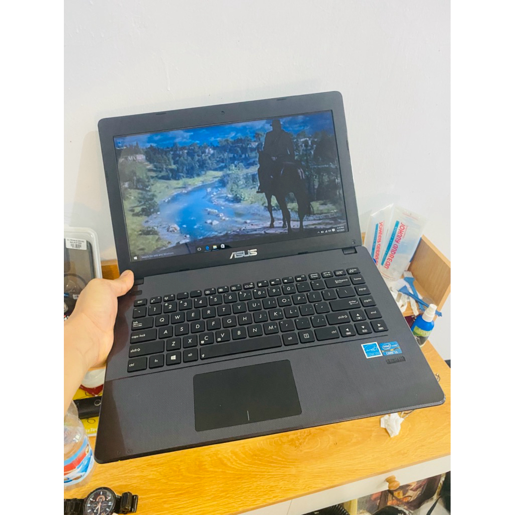 Asus X451ca Core i3 gen 3. ram 6/256gb ssd. normal. mayan mulus