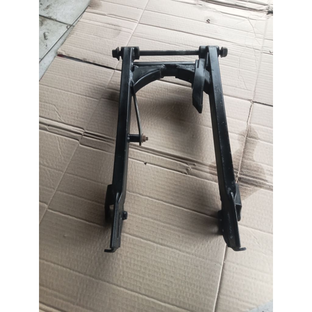 sasis blakang motor jupiter z barang cabutan ori