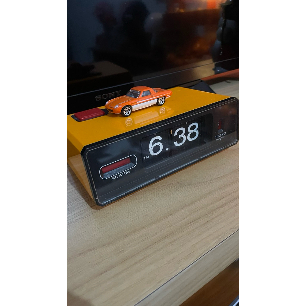 Jam meja flip flop seiko