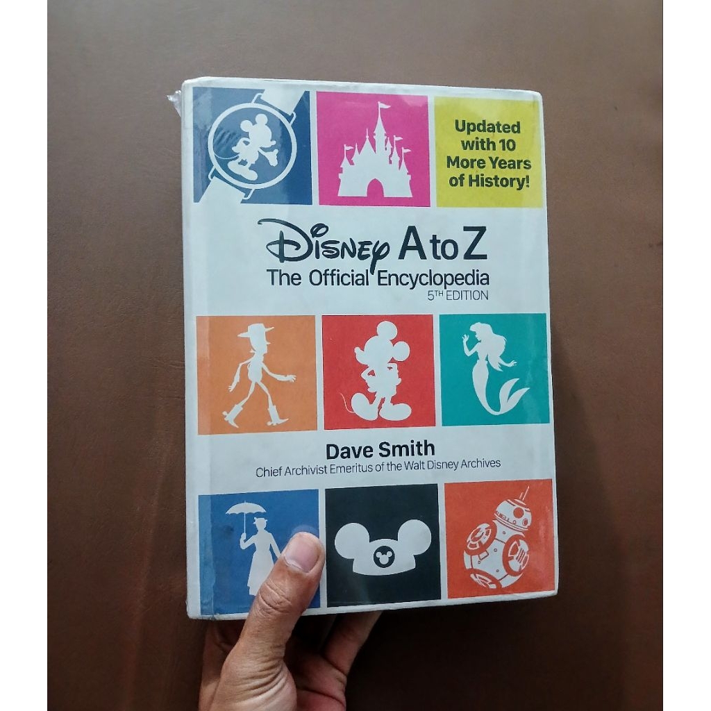 Disney A to Z: The Official Encyclopedia (Fifth Edition) (Disney Editions Deluxe)