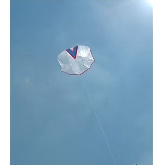 LAYANGAN PAPIRAN LEBAR SIAP TERBANG