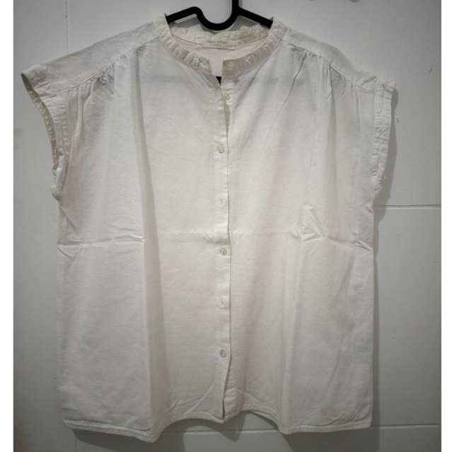 White blouse chocol raffine