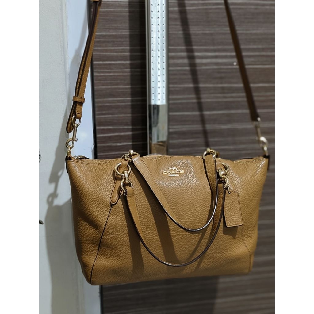 Preloved coach kelsey mini