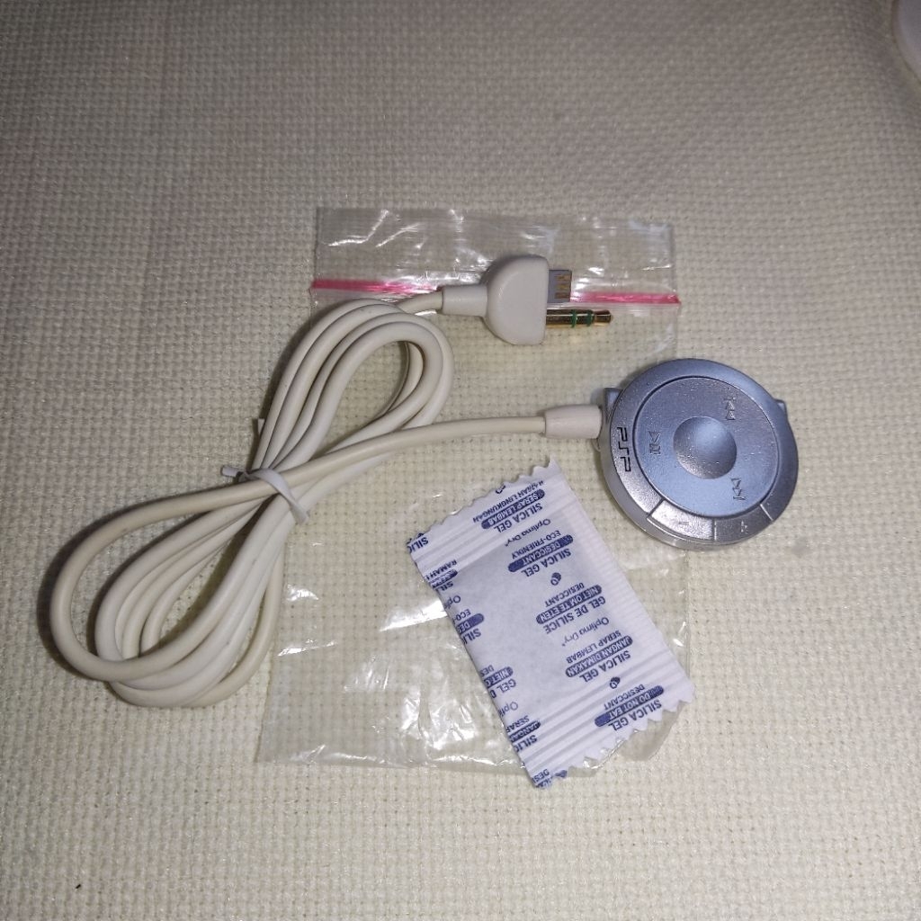 Sony PSP-120 audio adapter remote control jack 3.5 headphone headset iem earbuds 2nd bekas second pr