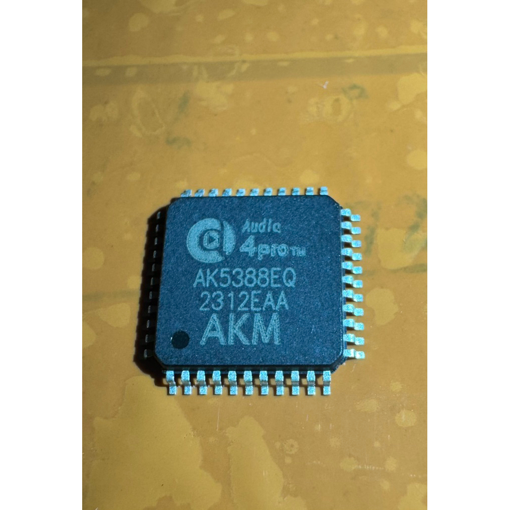 AK5388EQ AK5388 AKM IC AD-DA ADC converter DLMS Mackie SP260 original