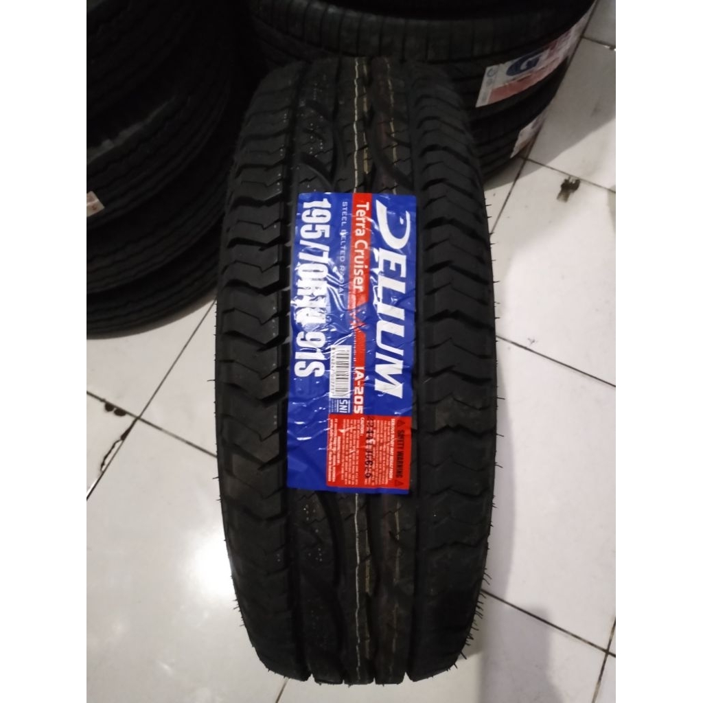 Ban mobil ukuran 195/70R14 delium AT