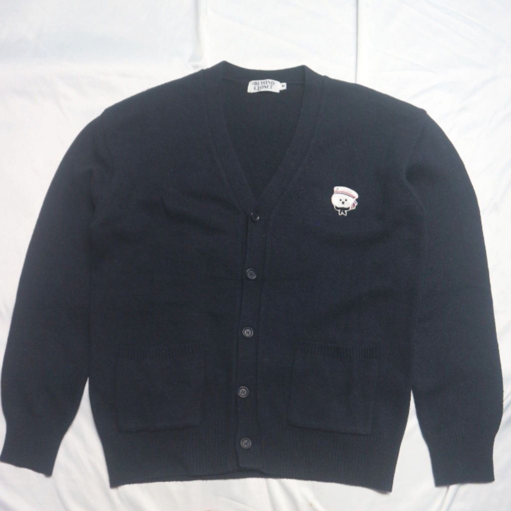 BEYOND CLOSET Cardigan Ilp Logo Wappen Navy Korean Unisex  Knitwear Sweater Sweatshirt Crewneck Raju