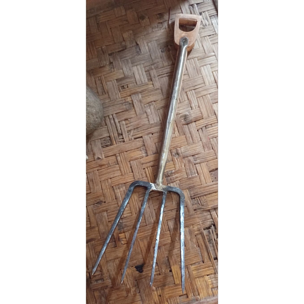 garpu injak Tanah/garpu gali tanah/garpu kebun/garpu ANDA